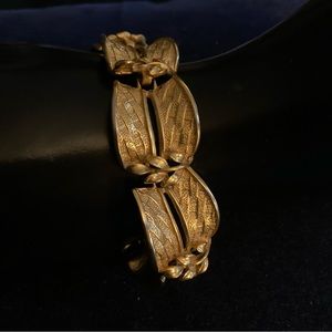 Vtg Gold Textured Bracelet